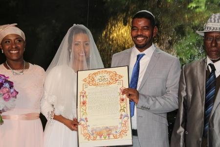 מזל טוב ענק גם לוורקה וטל :)